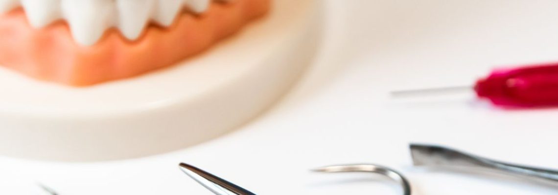 ¿Te sangran las encías Encuentra aquí la solución